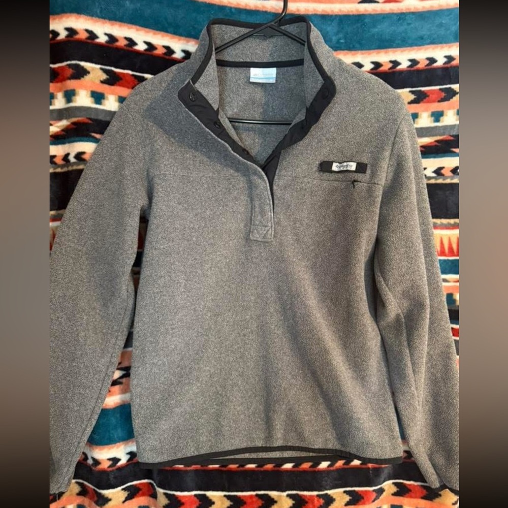 Columbia Charcoal V-Neck Women's Sweater